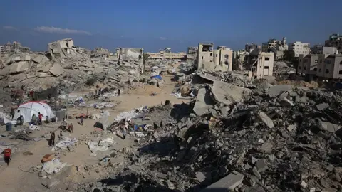 Israeli Armored Vehicles Push into Major Gaza City Civilian District