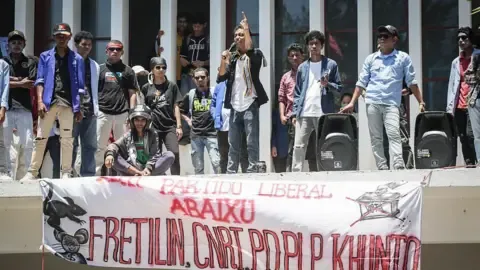 Timor-Leste Abandons Proposal to Supply Free Vehicles for Lawmakers Following Mass Demonstrations