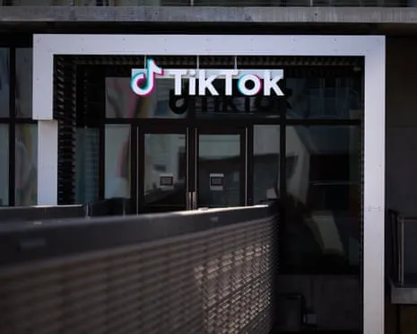 Trump Applauds TikTok Proposed Arrangement as Beijing Indicates Algorithm Control Stays