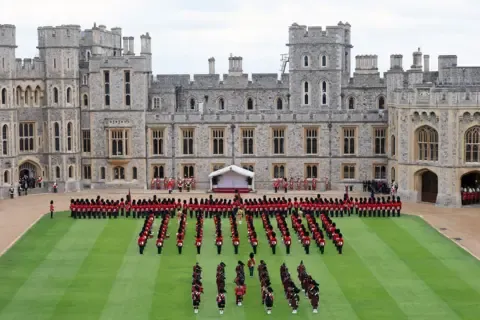 Visual Highlights: Trump and Melania Mingle with British Monarchy